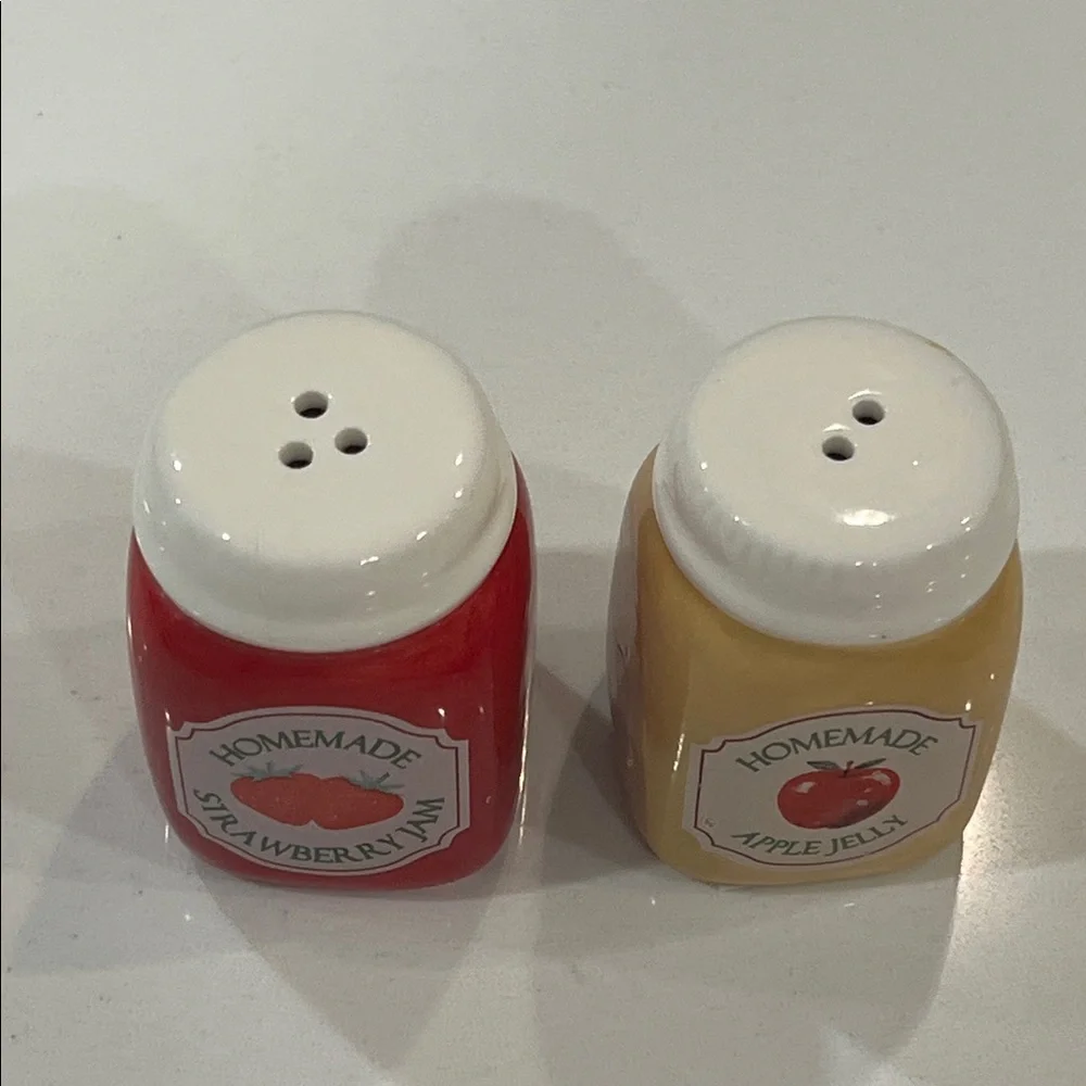 Cute.🍓JAM & 🍎JAM Shakers